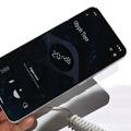 Nothing Phone (3) 実機を最速チェック。背面LEDから丸窓のドット表示に。更なる謎ボタン、そしてヘッドフォンも（スマホ沼）
