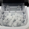 コンビニで氷を買うよりおトク！ 最速6分で氷ができる格安製氷機を買ってみた