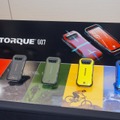 「TORQUE G07」発表、実機をチェック。2.2m落下・海水5m・耐泥水を含む全37項目をクリア、衛星データ通信も可能に（石野純也）