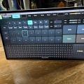 ベッドで寝ながらiPhoneでAndroidアプリを開発。Codexと超巨大24.5インチAndroidタブレットで自分専用電子ギターを作った(CloseBox)