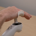 マイクロソフト、足でも遊べるスティックの3Dプリント用データ公開 Xboxコントローラ用アダプティブ サムスティック トッパー