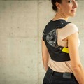 着て筋力を強化するエクソマッスル「Myoshirt」。筋疾患患者に持久力を提供