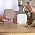 おはじきにもケーブルにもレッテルを貼りまくれ!ブラザーのスマホ操作ラベルライターP-TOUCH CUBEに10年ぶり入門機、USB-C充電に対応