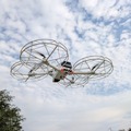 空中のドローンを掴んで動かす『能力者』感。Antigravity A1にウォッチ&指輪型リモコン『Follow Me』、ゴーグルなしで手軽に空撮