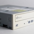 プレクスターが自社開発した最後のDVD±R/RWドライブ「PX-760A」（2006年頃～）：ロストメモリーズ File010