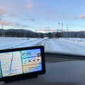 スマホをナビに使って捕まる前に　外付けCarPlayキットを取り付けて法遵守・快適ドライビング（村上タクタ）