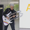 なぜアップルの幹部は人前でギターを弾きたがるのか  #WWDC23 でフェデリギ上級副社長がヴァン・ヘイレン披露（CloseBox）