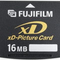 スマートメディアに代わるデジカメ用小型フラッシュメディアとして誕生した「xDピクチャーカード」（16MB～2GB、2002年頃～）：ロストメモリーズ File021