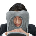 オフィス仮眠用枕「午後のまくら」発売。跡が残らない「フェイスホール」、振動で起こすタイマー搭載