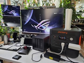 PCとディスプレイを丸1日稼働。日常使いポータブル電源の実力を本気で検証してみた 画像