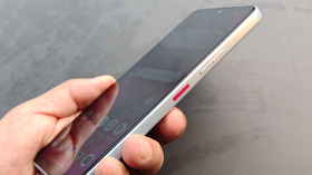 Perplexity Proが1年半無料で2万円台のAIスマホ「T-Phone 3」をドイツで購入してみた（スマホ沼） 画像