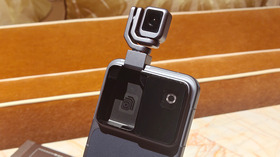 カード型からジンバル内蔵まで、CESで見つけた変態スマホ（スマホ沼） 画像