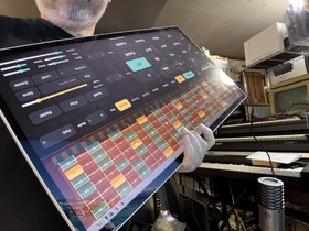 ベッドで寝ながらiPhoneでAndroidアプリを開発。Codexと超巨大24.5インチAndroidタブレットで自分専用電子ギターを作った（CloseBox） 画像