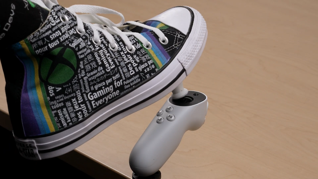 マイクロソフト、足でも遊べるスティックの3Dプリント用データ公開 Xboxコントローラ用アダプティブ サムスティック トッパー