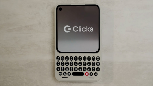 QWERTYキーボードスマホ「Clicks Communicator」実機動画がついに公開　物理キー活用機能が多数(山根康宏)