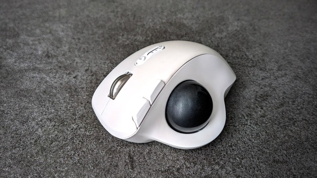 バッファロー初のトラックボール試用ミニレビュー。しっくりサイズに高速ホイール搭載で早割5990円、ボタンは静音仕様