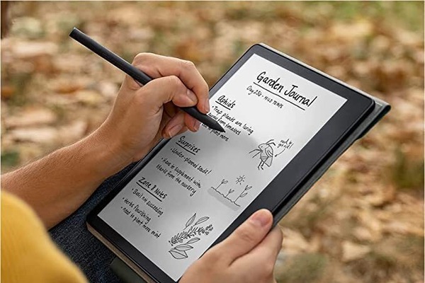 Kindleで手書きメモができる、ペン付属「Kindle Scribe」予約開始。iPadクラスのサイズと重さで47,980円から 画像