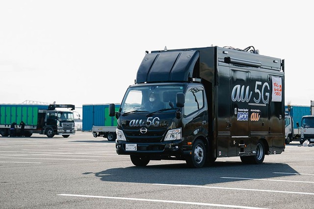 ▲KDDIは、車載型基地局にMassive MIMOを導入する。こうした対応にはまだ少し時間がかかると言う