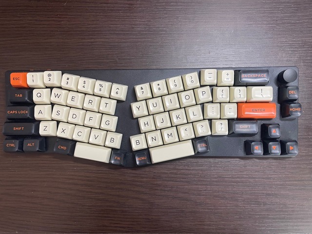 左右分割キーボードKeychron K11 Proから「オリジナル」を作る（小寺信良）