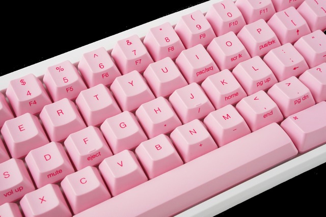 HHKBに桜色のカラーキートップ、数量限定で発売「日本の魅力を世界へ伝える」プロジェクト第一弾