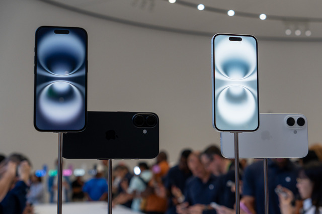 iPhone 16 / Pro新色、実機はこんな色。Apple Watch Series 10、Ultra 2黒、AirPods 4も(Apple新製品ギャラリー)