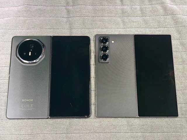 薄型折りたたみスマホ対決！世界最薄 VS Galaxy最薄（スマホ沼）