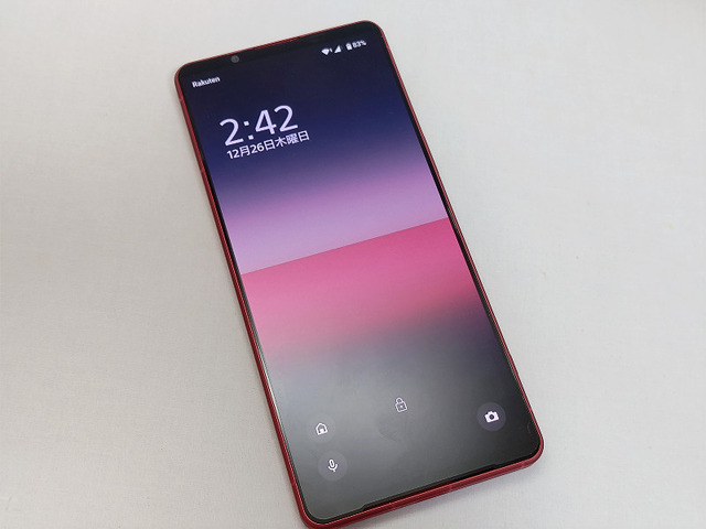 真っ赤なあのスマホとガジェットがたんまりと入るリュック(2024年ベストバイ)