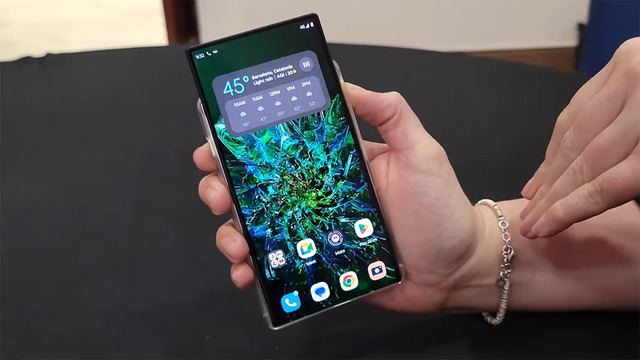 巻き取り式ディスプレイはスマートフォンより大きなデバイスに向いていると感じた(スマホ沼)