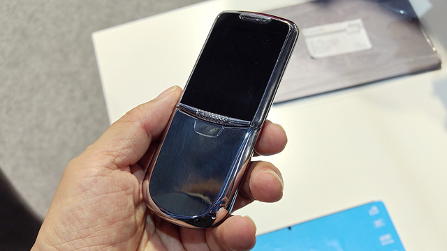 自分のケータイが600円でつくれる！ ※ただし2000台から（スマホ沼）