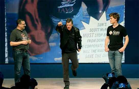 JavaOne 2025開幕、基調講演のゲストに元サン・マイクロシステムズCEO スコット・マクニーリ氏がひさびさに登場。