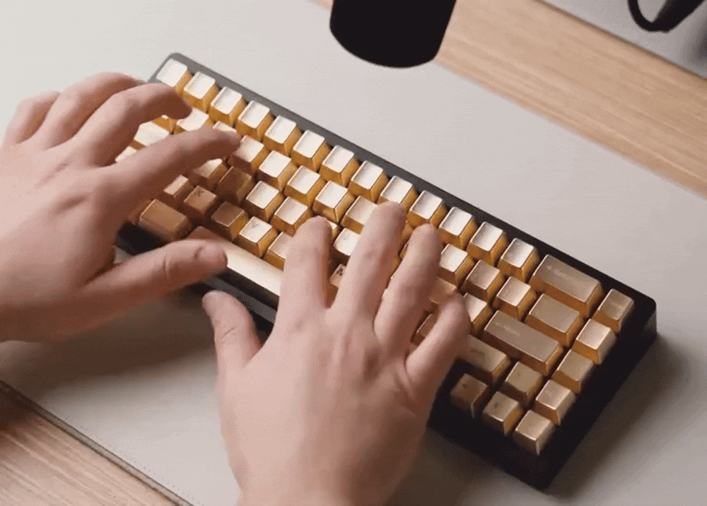 【読者プレゼント】フルメタル交換キーキャップAwekeysが早割価格のクラファン終了間近。チタンと金の光沢、滑らかな感触と打鍵音の変化も楽しめる