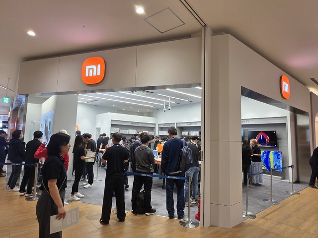 国内2店目となるXiaomi Storeがイオンモール川口にグランドオープン。テープカットするはずの人が急遽変更になった理由(スマホ沼)