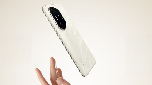 HONORのスマホに見る“非対称”カメラ デザインの変遷（スマホ沼）