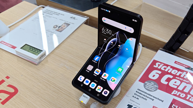 ドイツの家電量販店でiPhoneより目立つ勢いで頑張っているのはZ…（スマホ沼）