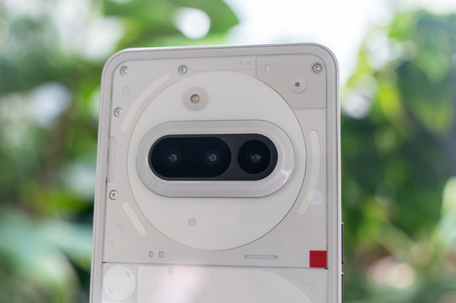 お手ごろ価格の3眼スマホ Nothing Phone(3a)実機レビュー。カメラは想像以上、Essential Keyはアップデートに期待