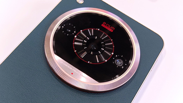 回転ベゼルのカメラフォンや巨大スピーカースマホまで、この春話題の4製品が発売に（スマホ沼）