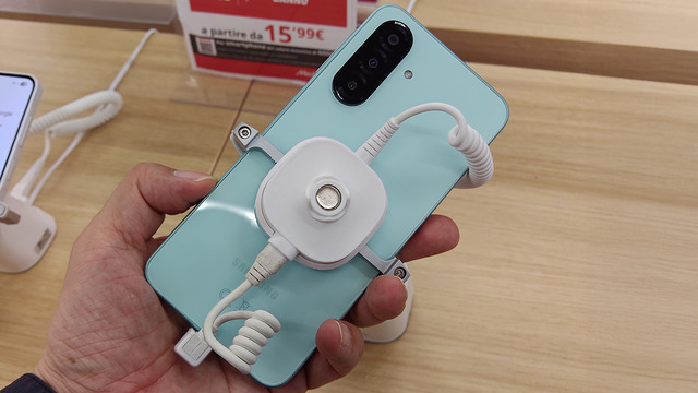 ボリュームゾーンを守る騎士、サムスン Galaxy A26 5Gの実機をチェック（スマホ沼）