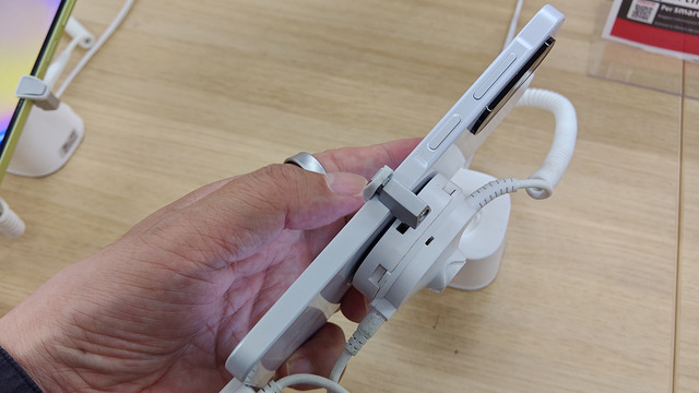 ボリュームゾーンを守る騎士、サムスン Galaxy A26 5Gの実機をチェック（スマホ沼）