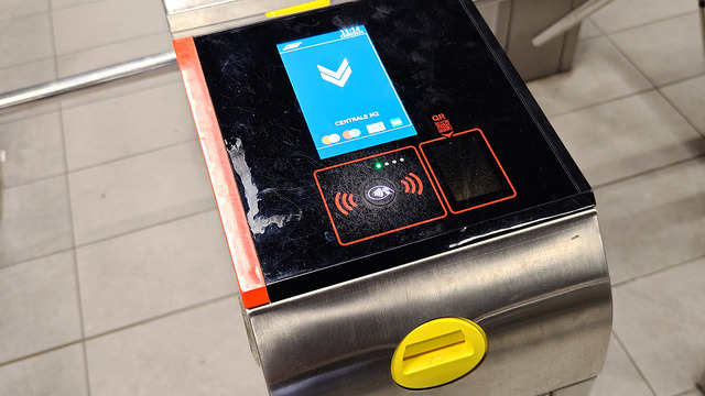 スマホQRコードで乗り放題なミラノの地下鉄が便利すぎた（スマホ沼）