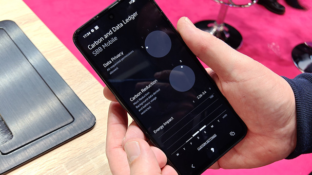 アプリごとに通信遮断できるPunkt.のスマホ「MC02」に感じる強い意志（スマホ沼）