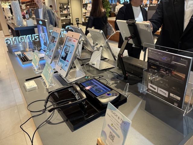 電子書籍スタイルで動画を楽しめるavexのポータブルDVDプレーヤー BRTNAPの実機を福岡天神 蔦屋書店で見てきた