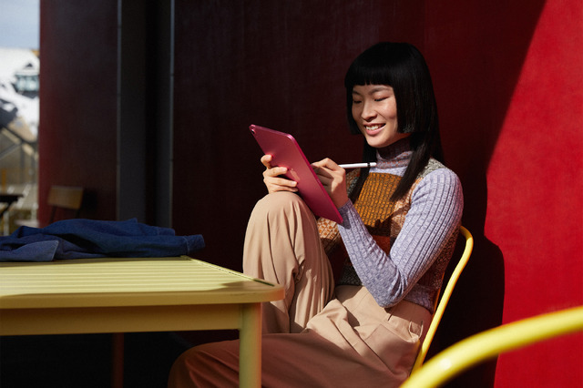カラフルな新 iPad 発表。10.9型フル画面やUSB-C、5G対応に全面刷新、ペンシルは初代続投