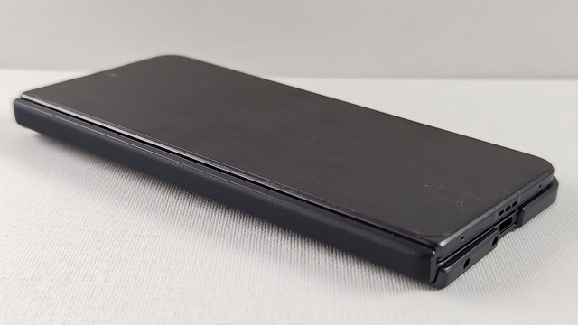 世界最薄折りたたみ「OPPO Find N5」の付属ケースがイマイチ不安だったので探しに行った（スマホ沼）