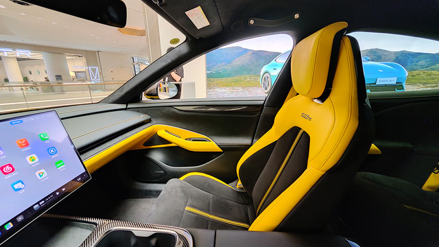 いつか日本にも来ると信じたいシャオミのEV「SU7 Ultra」の運転席に座った（スマホ沼）
