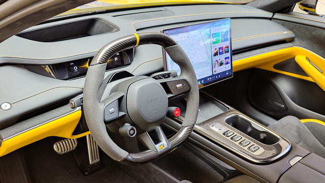いつか日本にも来ると信じたいシャオミのEV「SU7 Ultra」の運転席に座った（スマホ沼）