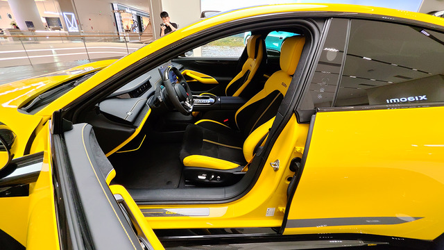 いつか日本にも来ると信じたいシャオミのEV「SU7 Ultra」の運転席に座った（スマホ沼）
