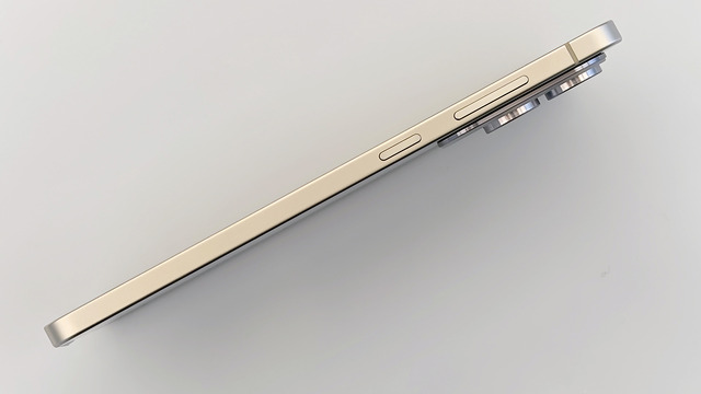 Galaxy S25 Edgeのルーツを辿ると懐かしの変態端末を思い出す（スマホ沼）