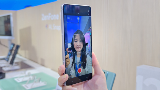 日本でも出るAIスマホ「Zenfone 12 Ultra」の実機をひと足先にチェック(スマホ沼)