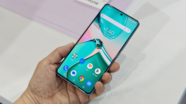 日本でも出るAIスマホ「Zenfone 12 Ultra」の実機をひと足先にチェック(スマホ沼)