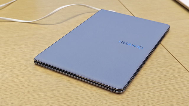 18インチのフォルダブル・ノート「MateBook Fold Ultimate Design」を見た。そのインパクトたるや(スマホ沼)